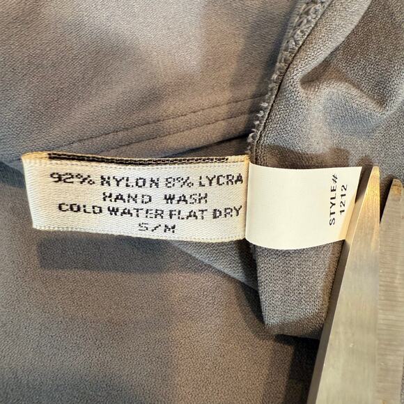 Last Tango Gray Top Lycra Spandex Form Fitting Scoop Neckline 3/4 sleeves - Picture 7 of 16